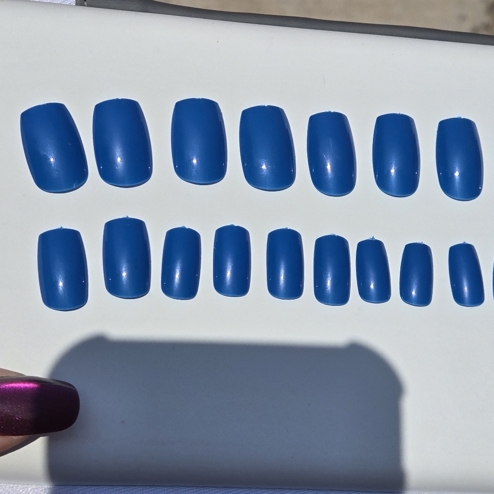 ๐๐ Blue Press-On Nails Set - Picture 1 of 4